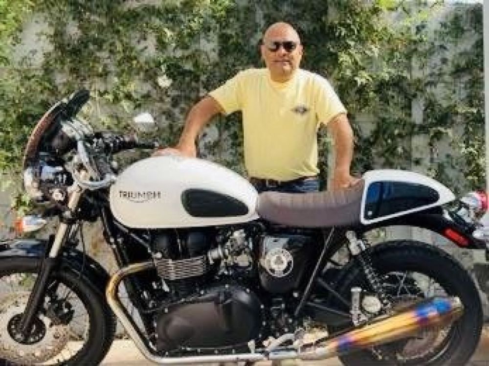 Ashley Parsraman (CT) 2015 Triumph Thruxton 900