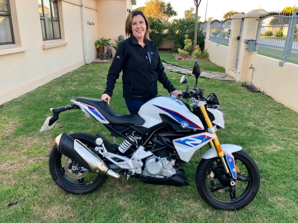 Caroline Gouws 2017 BMW G310R
