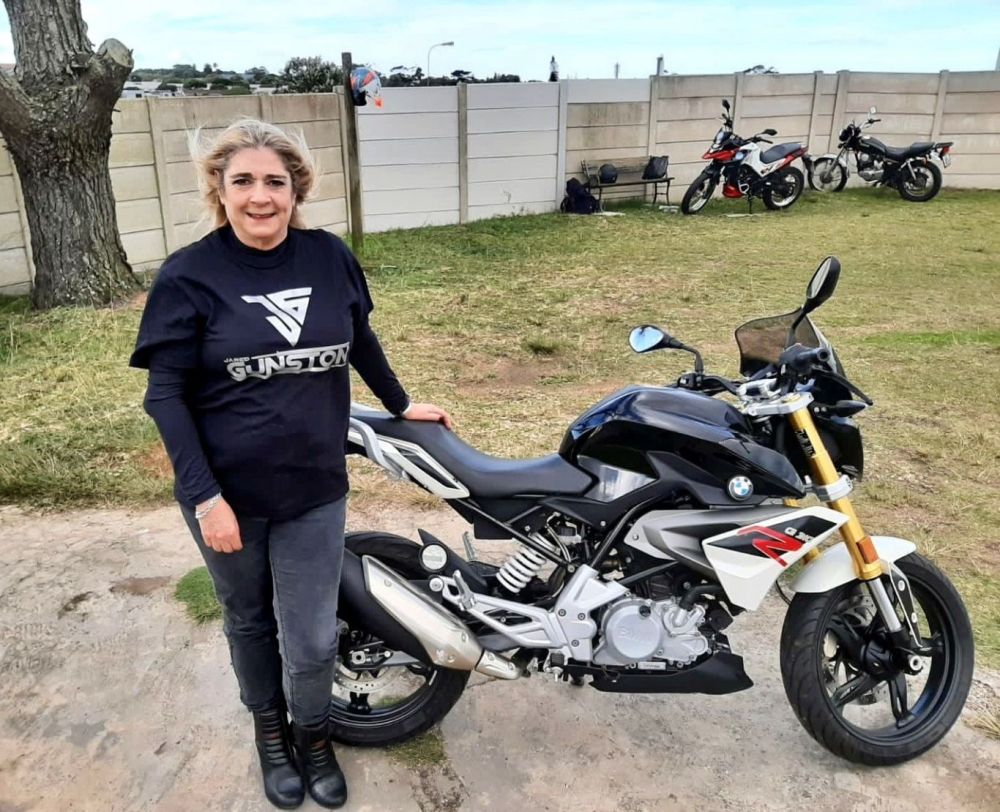 Emily Marais 2018 BMW G310R