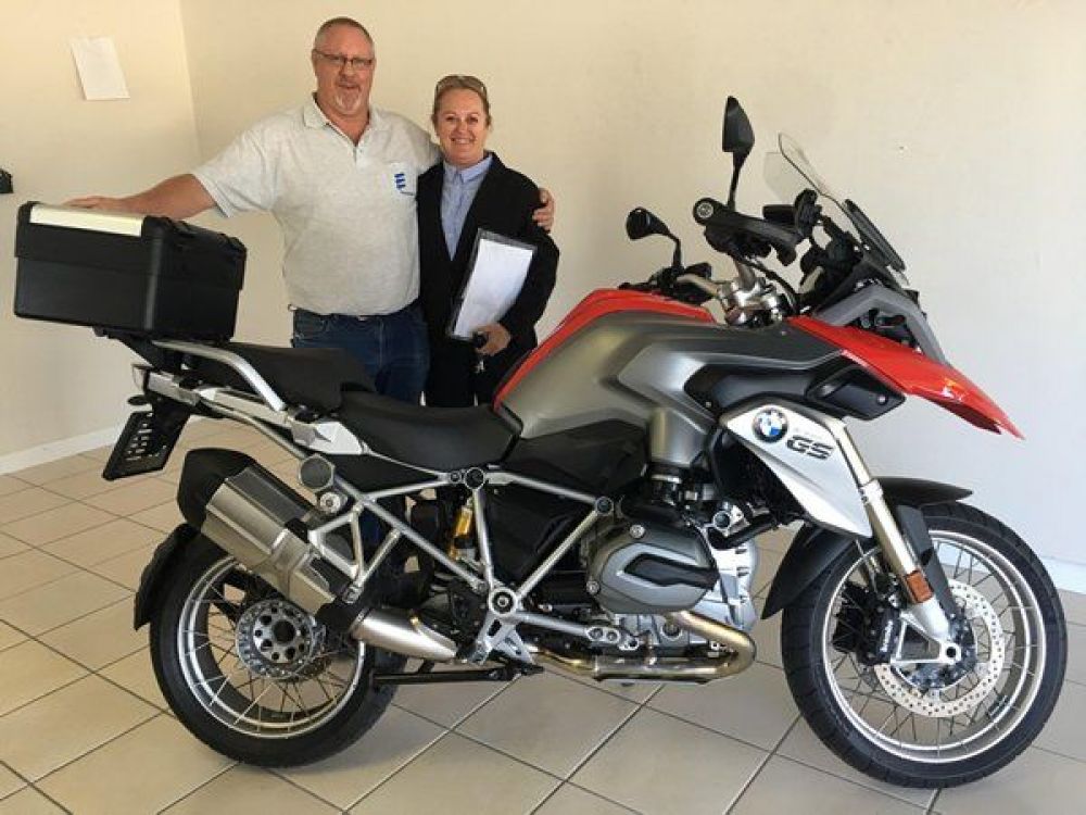 Garth and Lesley Fry (Uitenhage) 2017 BMW R1200GS LC