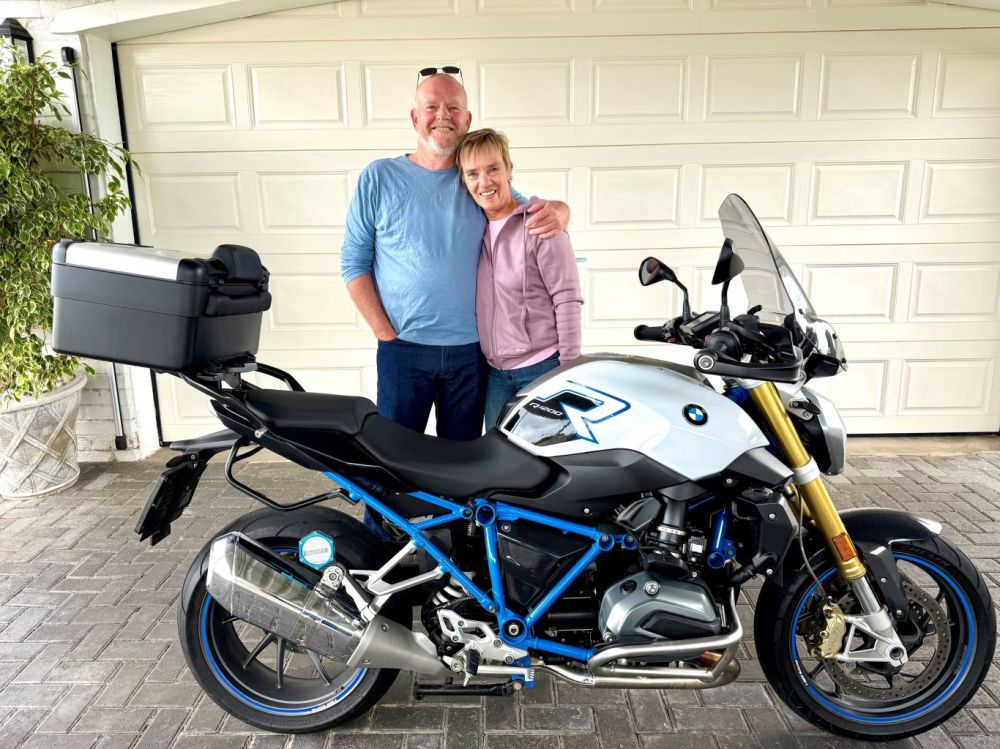 Paul & Marinda Peeters (J Bay) 2017 BMW R1200R
