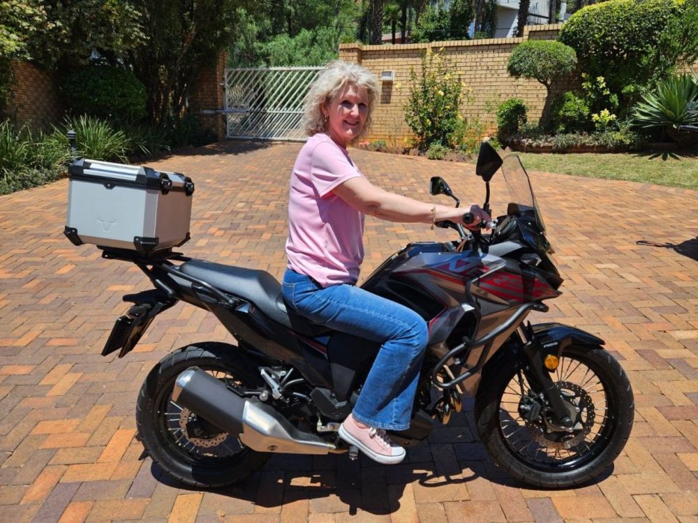 Ria De Clerck 2022 Kawasaki Versys 300 X