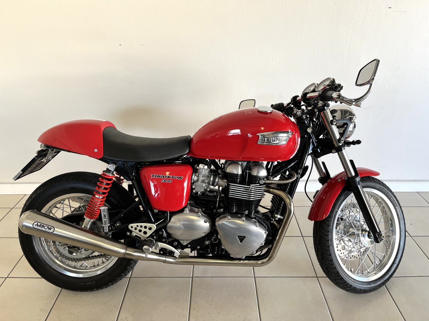 thruxton 900 exhaust